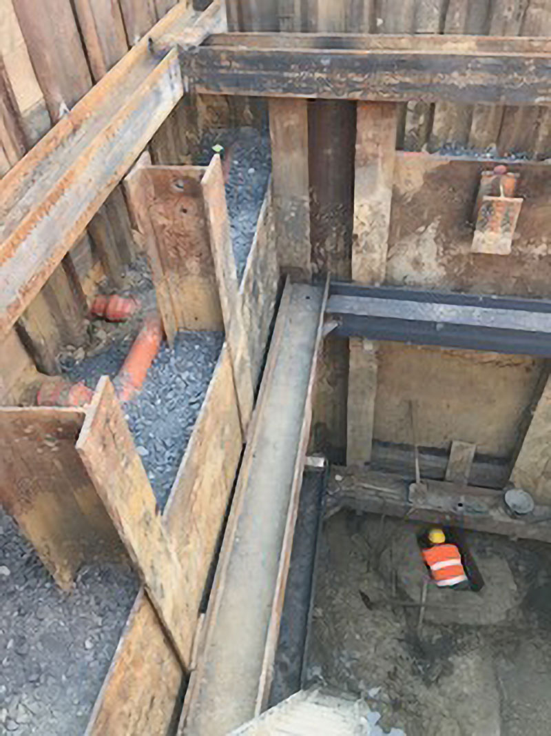 Erneuerung eines Schachtbauwerkes in Holzwickede, Stehfenstraße in einer Tiefe von 8,50 m